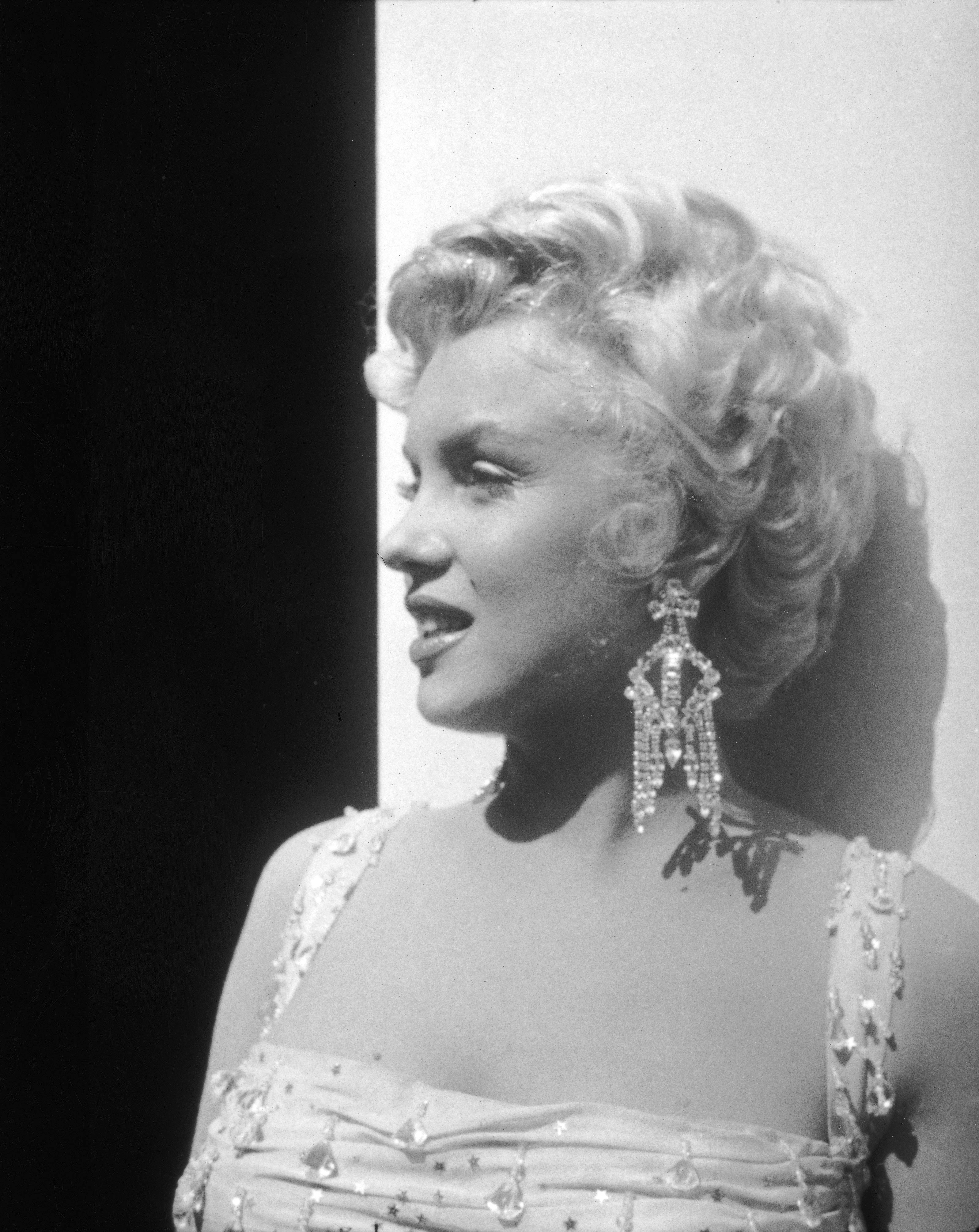 Detail Marilyn Monroe Piercings Pictures Nomer 28