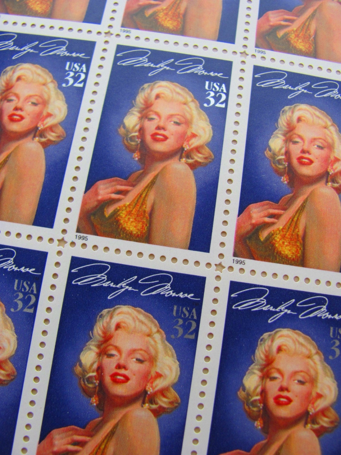 Detail Marilyn Monroe Postage Stamp Nomer 25