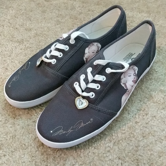 Detail Marilyn Monroe Tennis Shoes Nomer 20