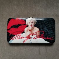 Detail Marilyn Monroe Wallets Nomer 45