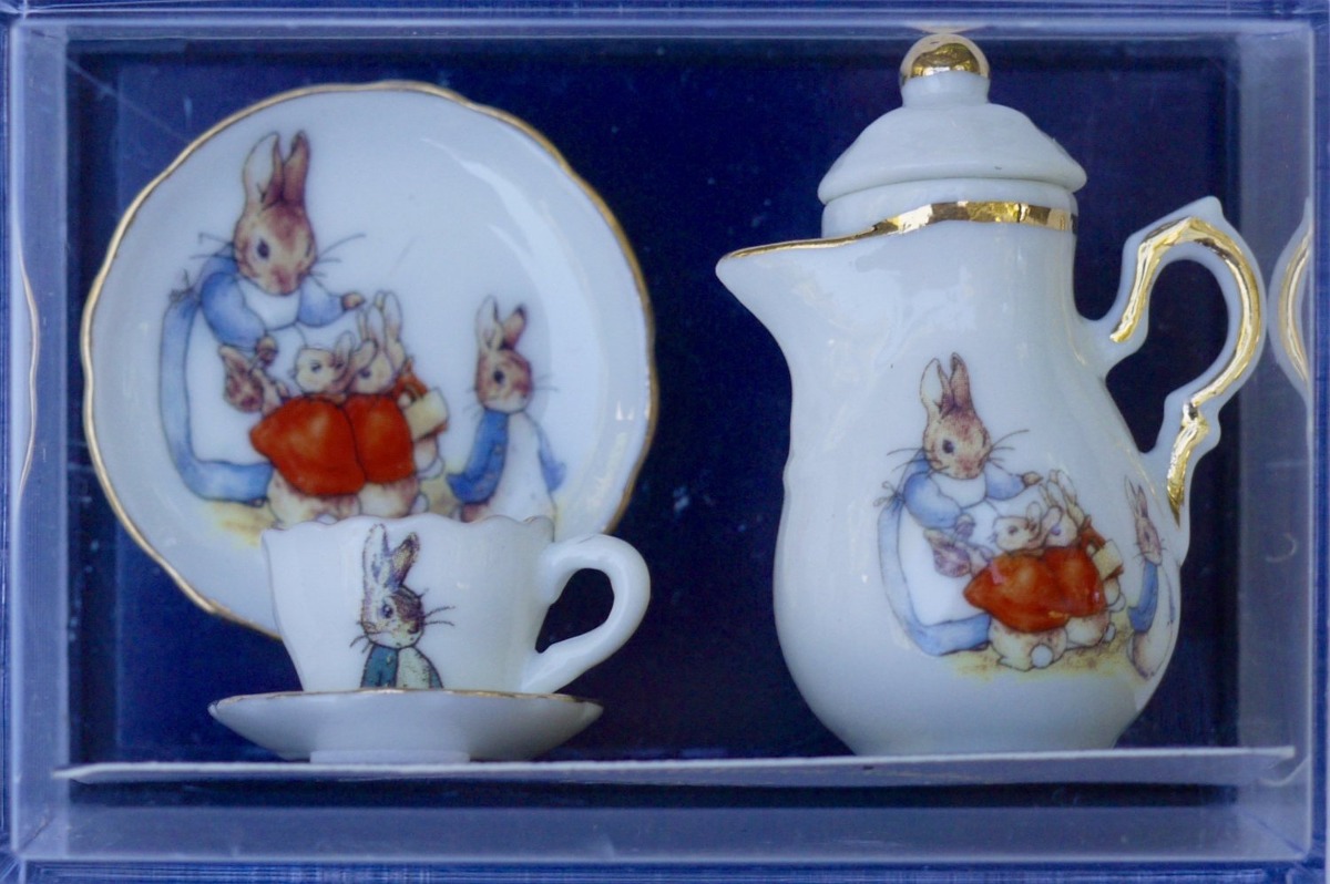 Detail Peter Rabbit Miniature Tea Set Nomer 10
