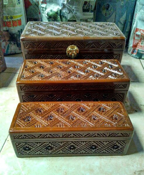 Detail Peti Kayu Antik Nomer 40