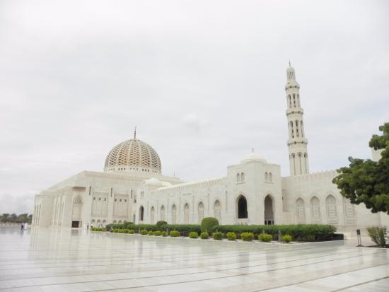 Detail Masjid Agung Sultan Qaboos Nomer 16