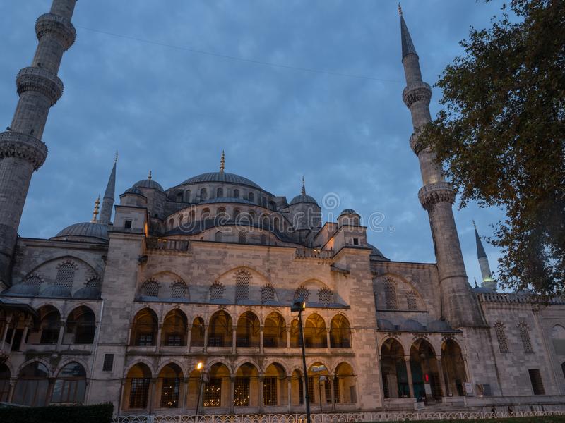 Detail Masjid Biru Turki Nomer 45