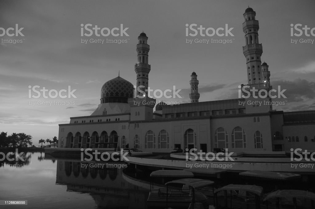 Detail Masjid Gambar Masjdi Hitam Putih Nomer 41