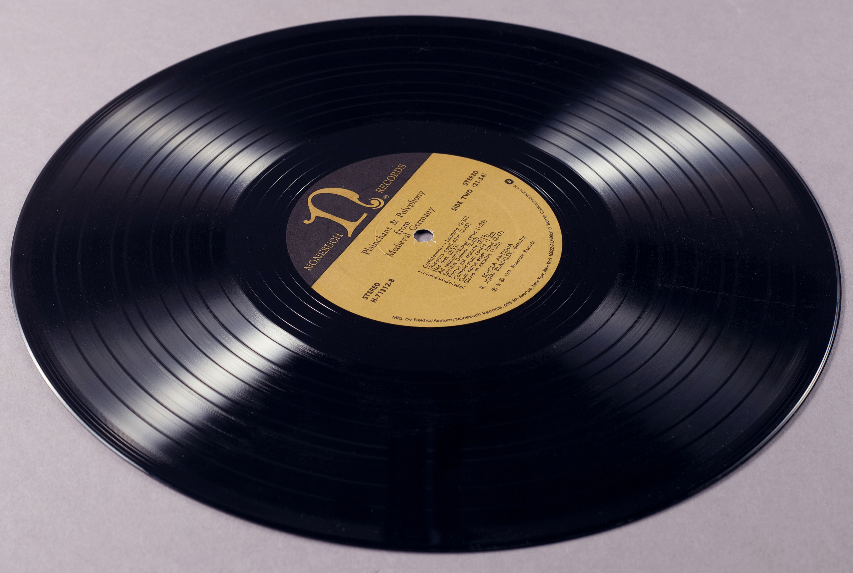 Detail Phonograph Disk Nomer 4