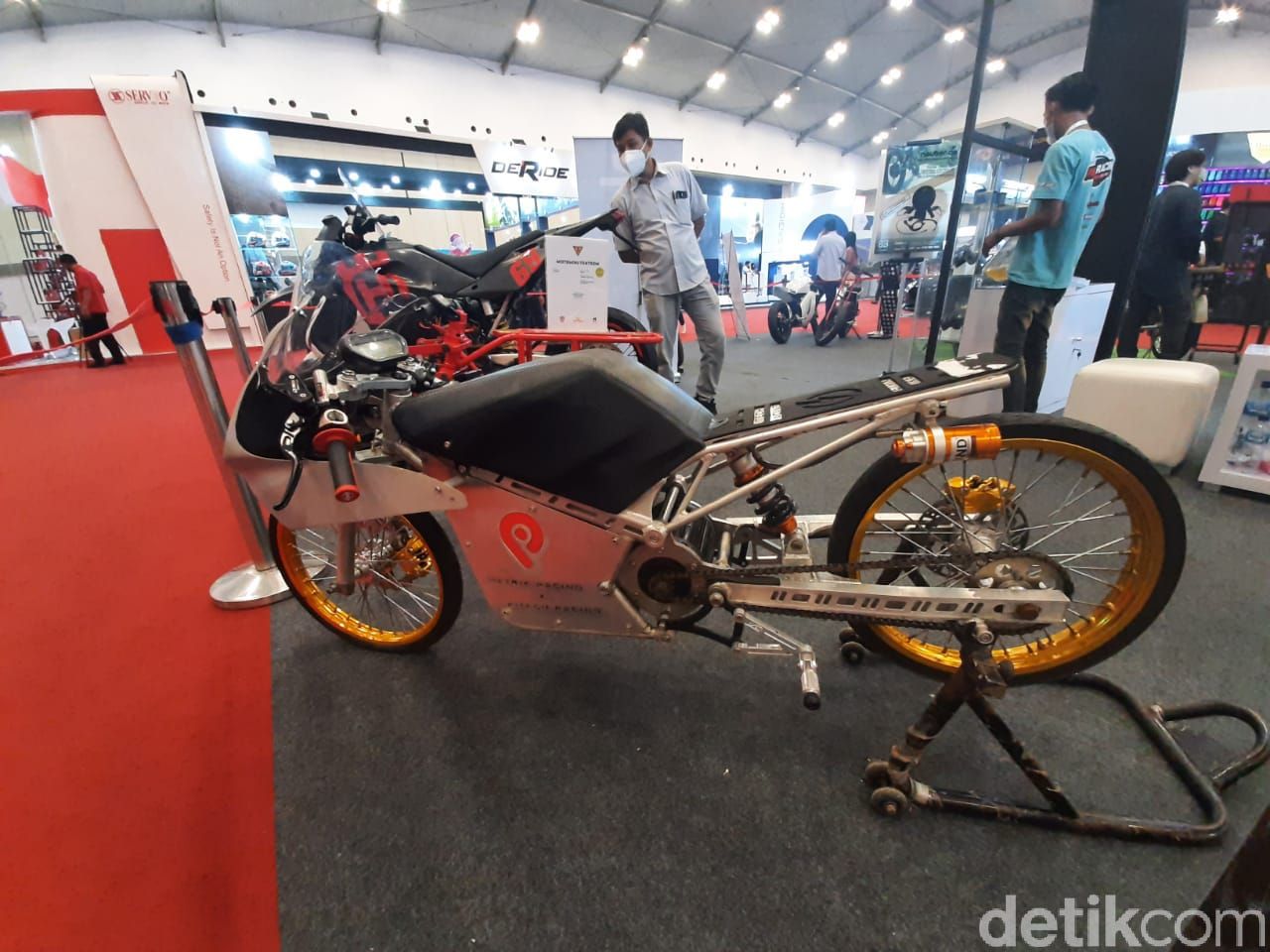 Detail Photo Motor Drag Nomer 44