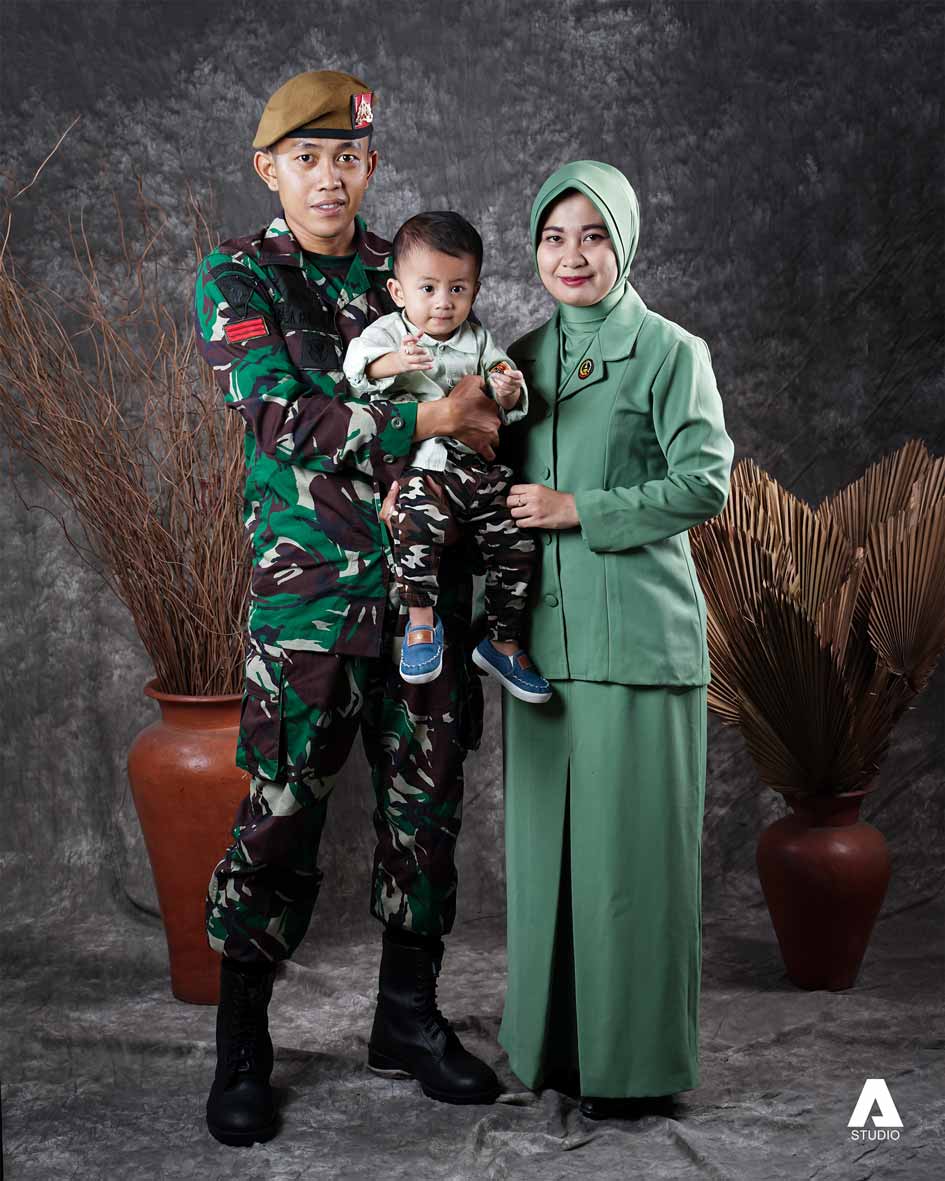 Detail Photo Studio Keluarga Tni Nomer 16