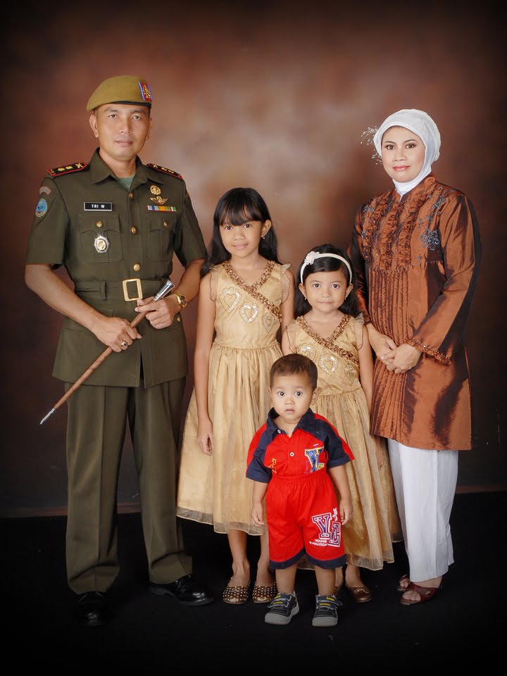 Detail Photo Studio Keluarga Tni Nomer 22