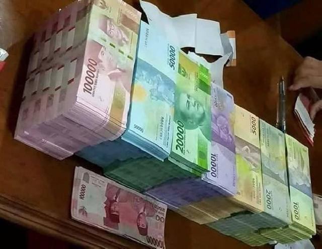 Detail Photo Tumpukan Uang Rupiah Nomer 21