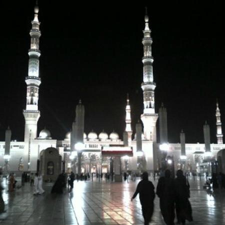 Detail Masjid Nabawi Malam Hari Nomer 16