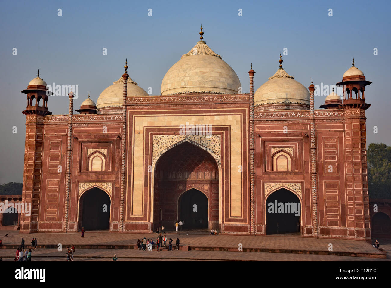 Detail Masjid Taj Mahal Nomer 16