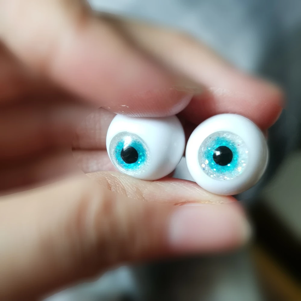 Detail Mata Biru Laut Nomer 31