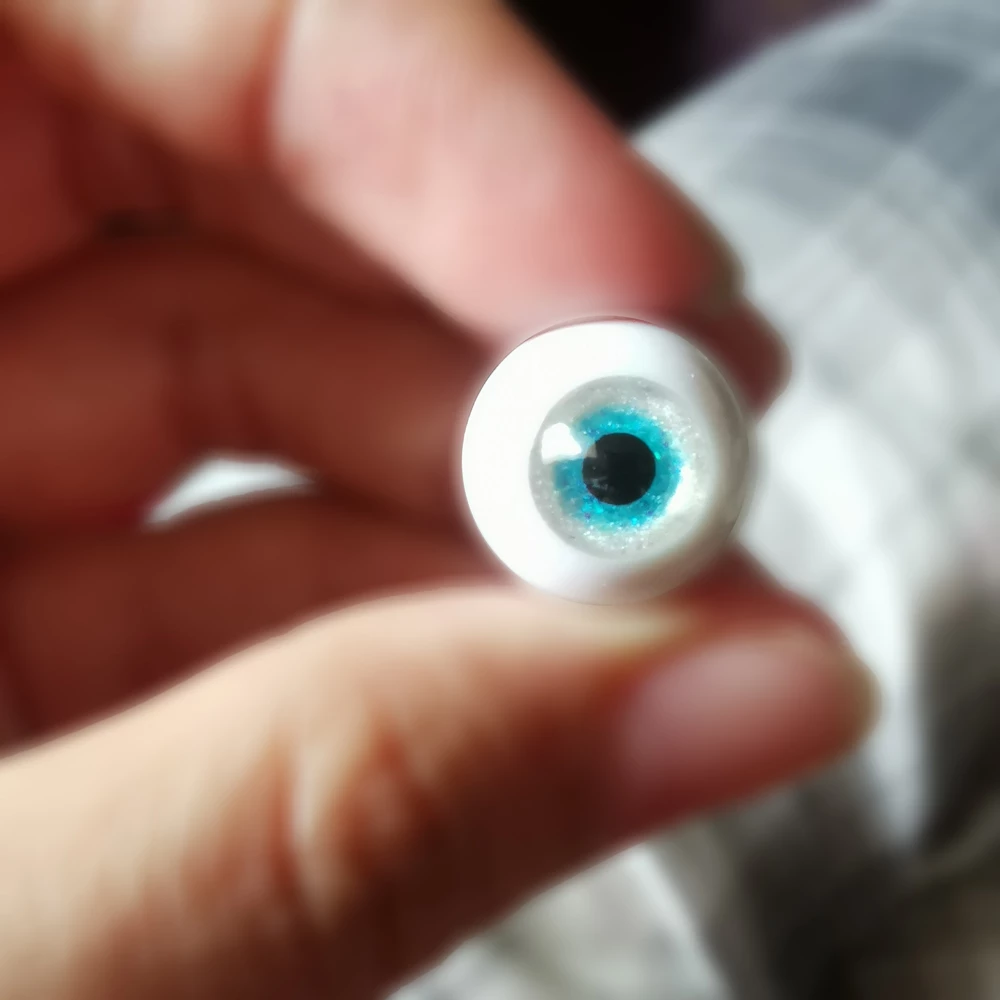 Detail Mata Biru Laut Nomer 34