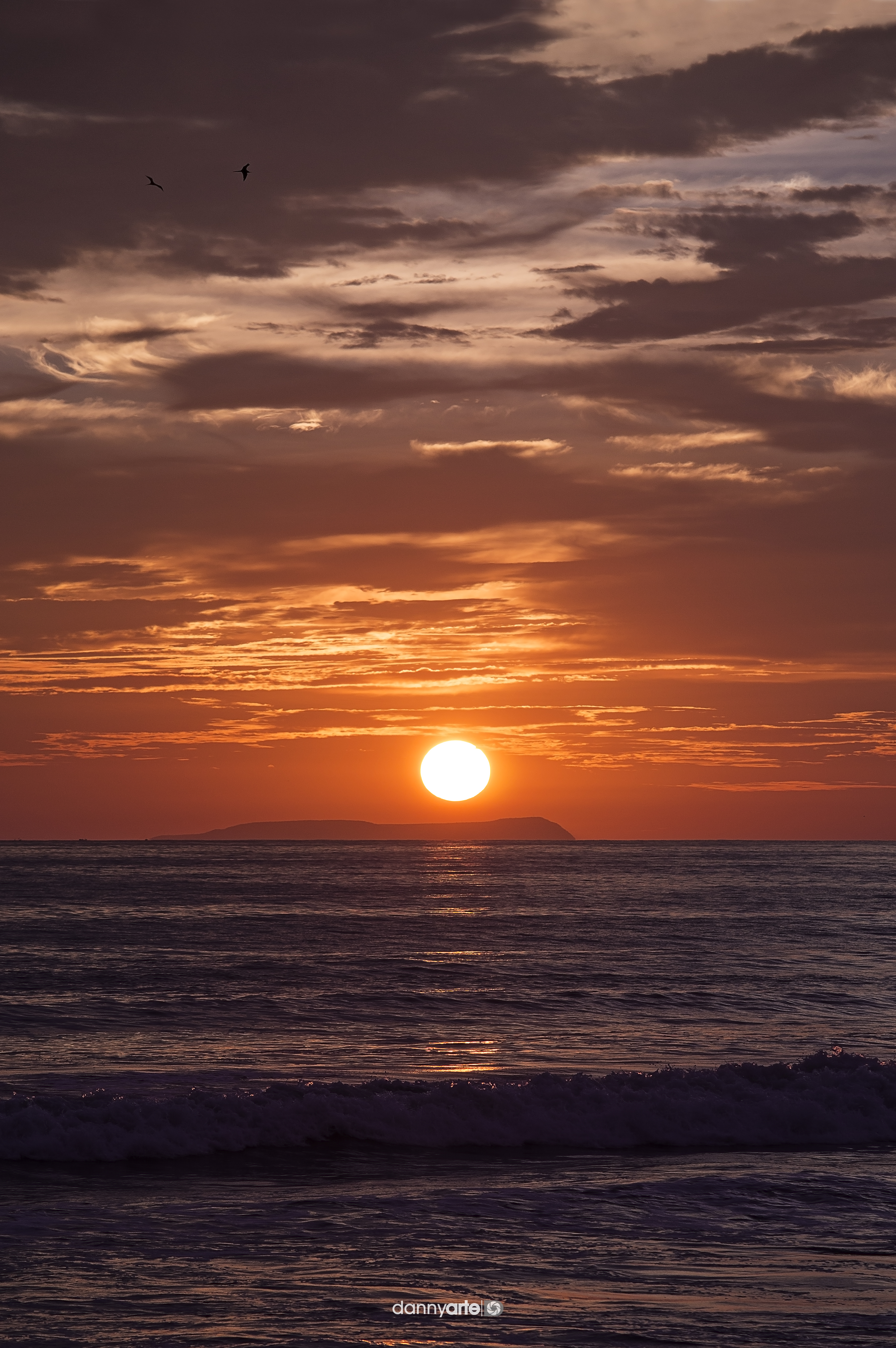 Detail Matahari Terbenam Gambar Pemandangan Pantai Nomer 3