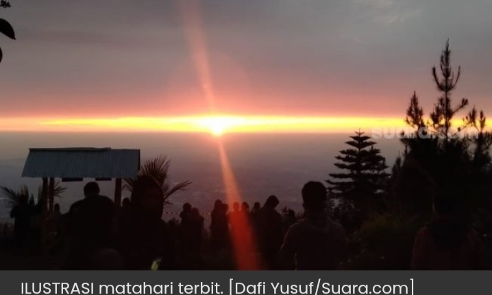 Detail Matahari Terbit Di Timur Nomer 11