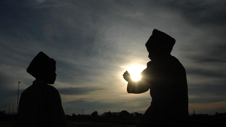 Detail Matahari Terbit Di Timur Nomer 46