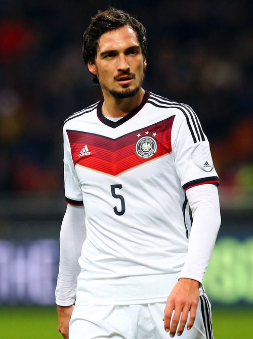 Detail Mats Hummels 2014 Nomer 16