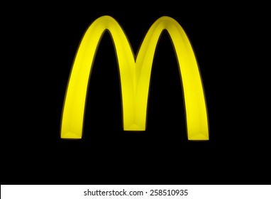 Detail Mc D Logo Nomer 27