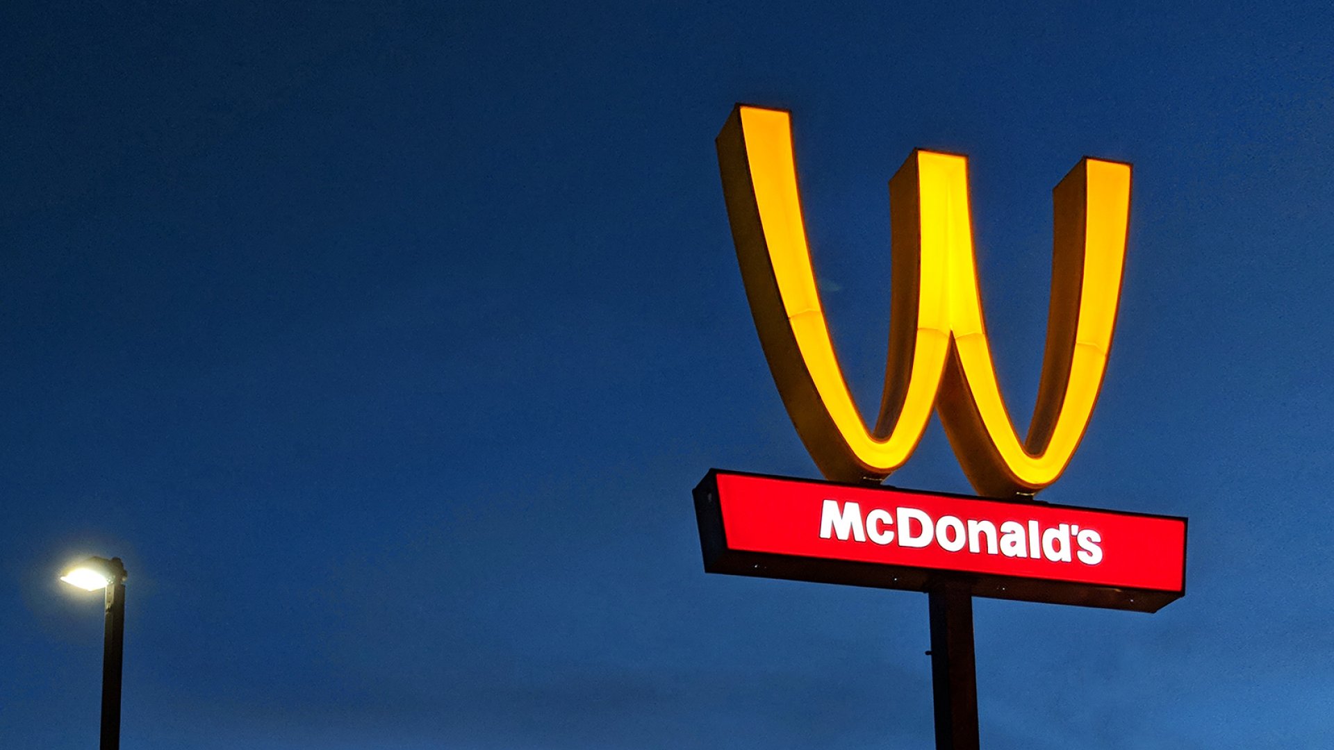 Detail Mcd Logo Nomer 22