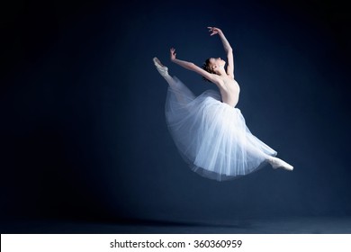 Detail Pic Of A Dancer Nomer 21