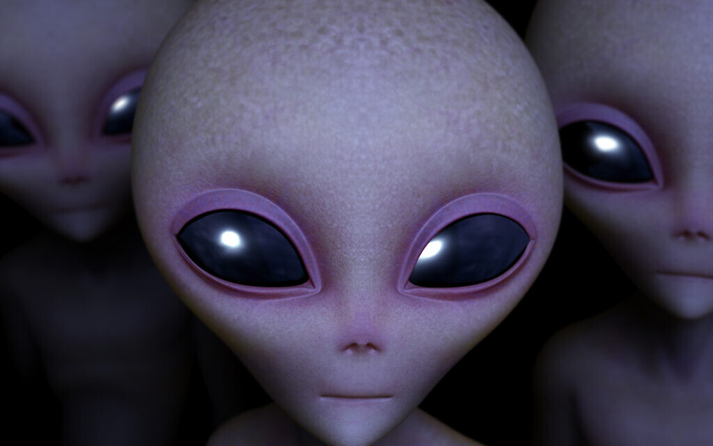 Detail Pic Of Alien Nomer 32