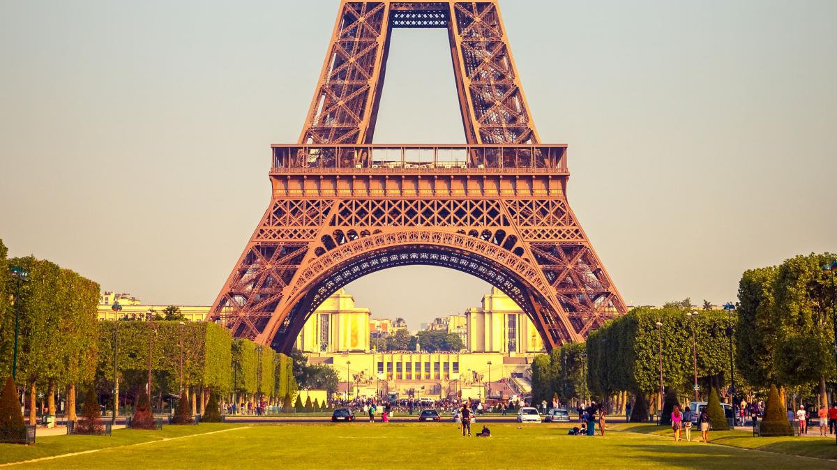 Detail Pic Of Eiffel Tower Nomer 30