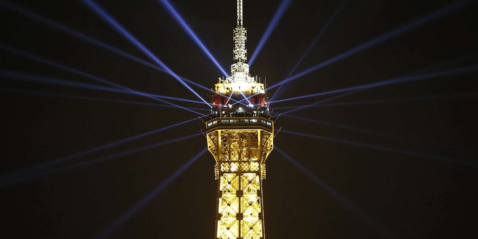 Detail Pic Of Eiffel Tower Nomer 38