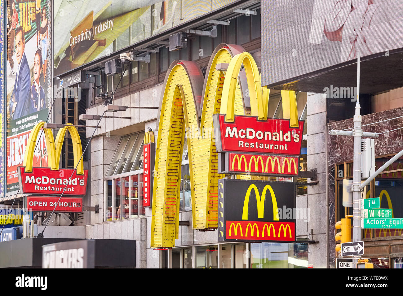 Detail Mcdonalds Logo 2018 Nomer 49