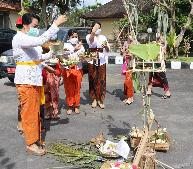 Detail Mecaru Di Rumah Nomer 4