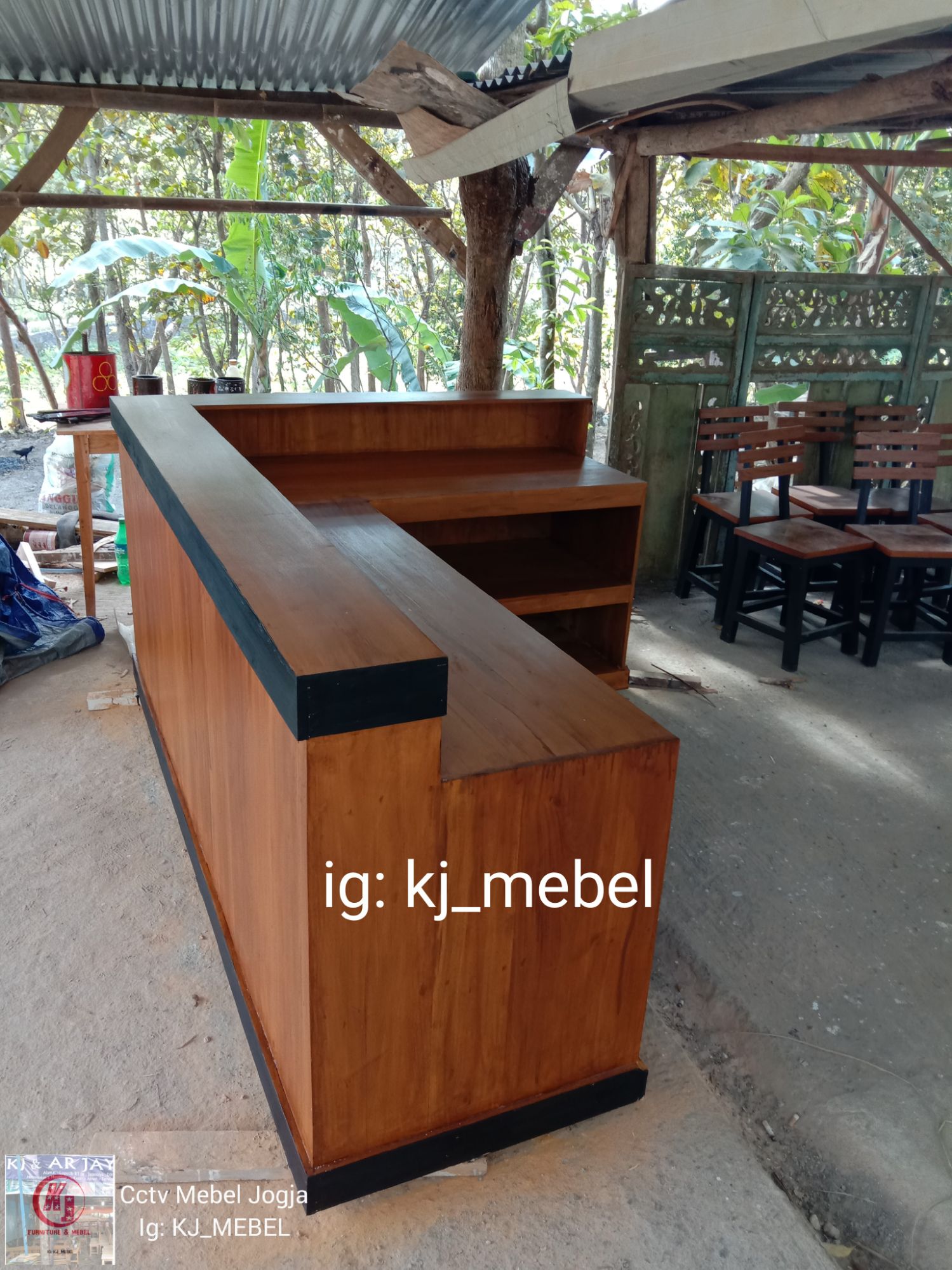 Detail Meja Bar Cafe Sederhana Nomer 26