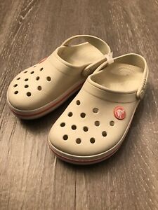 Detail Melon Crocs Nomer 43