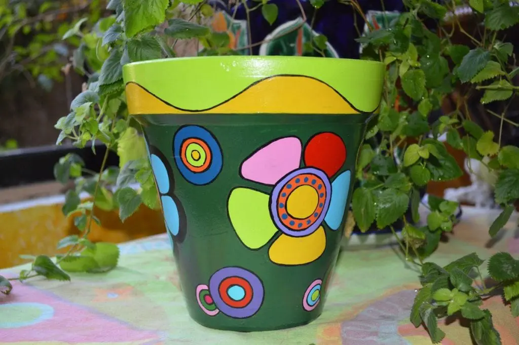 Detail Melukis Pada Pot Bunga Nomer 2