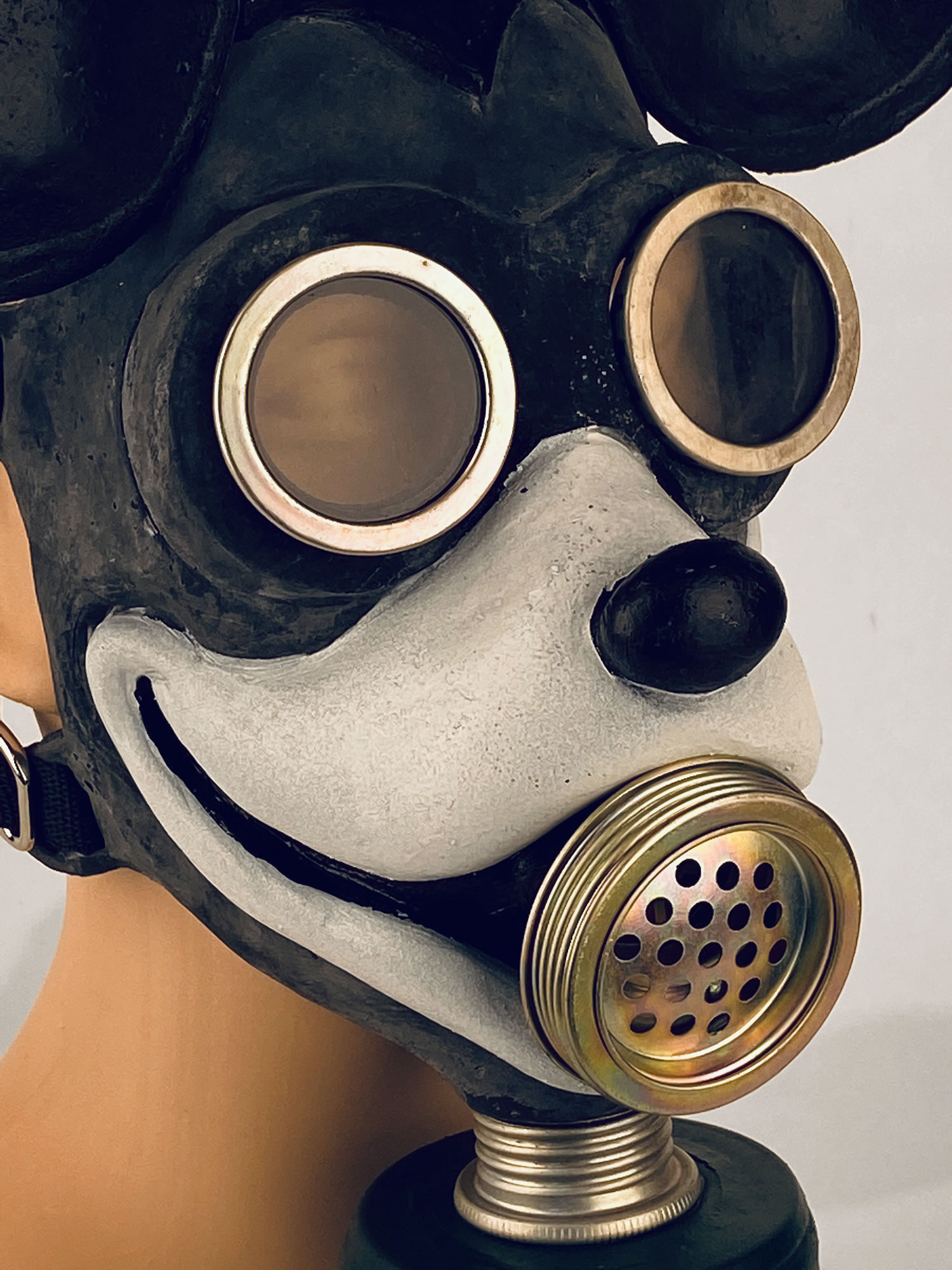 Detail Pics Of Gas Mask Nomer 29