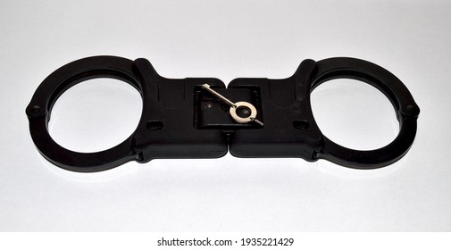 Detail Pics Of Handcuffs Nomer 31