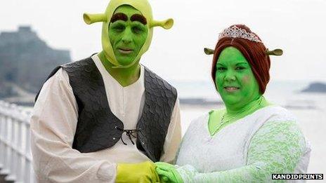 Detail Pics Of Shrek And Fiona Nomer 35