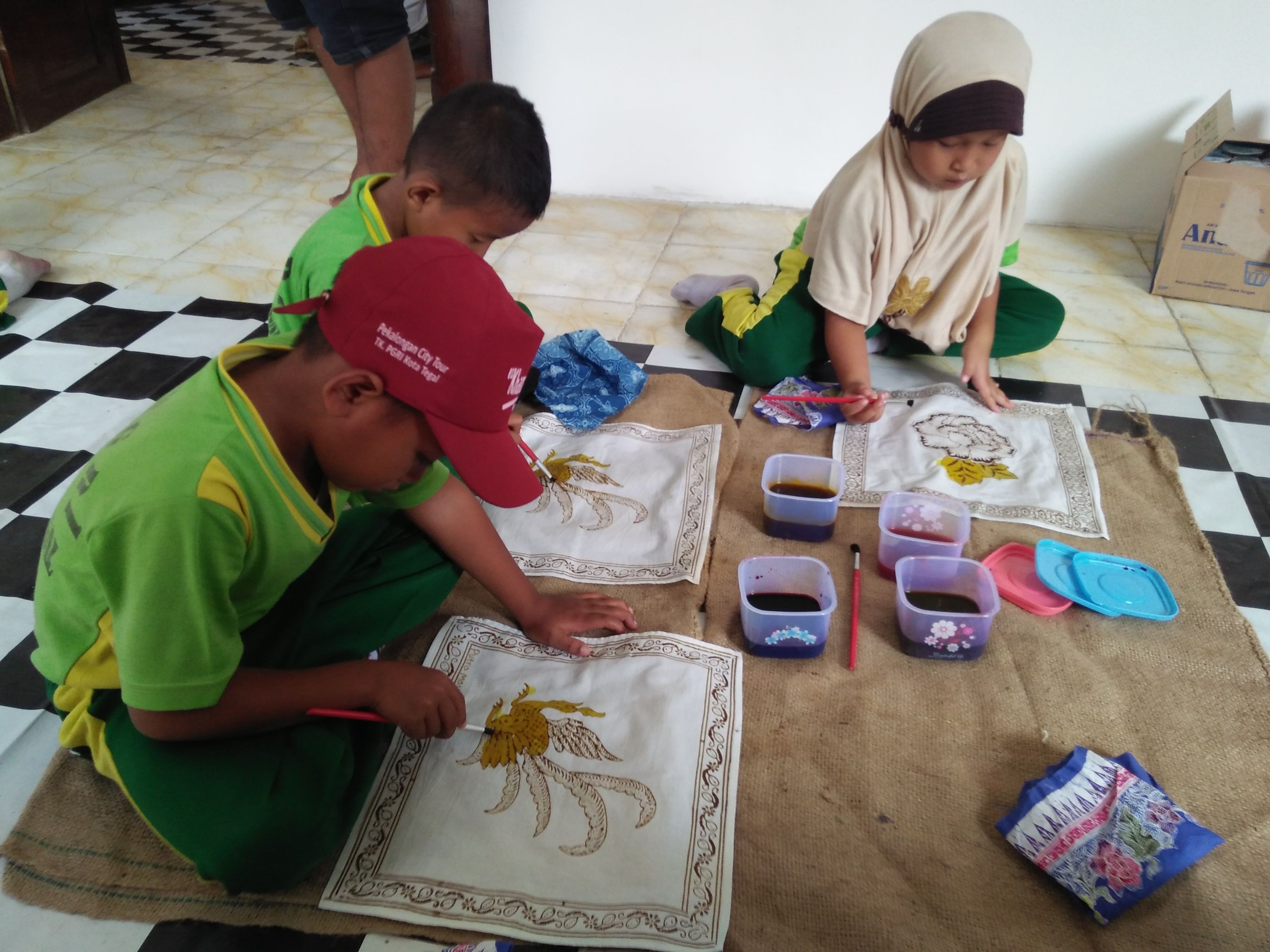 Detail Membatik Gambar Baju Untuk Anak Tk Nomer 46