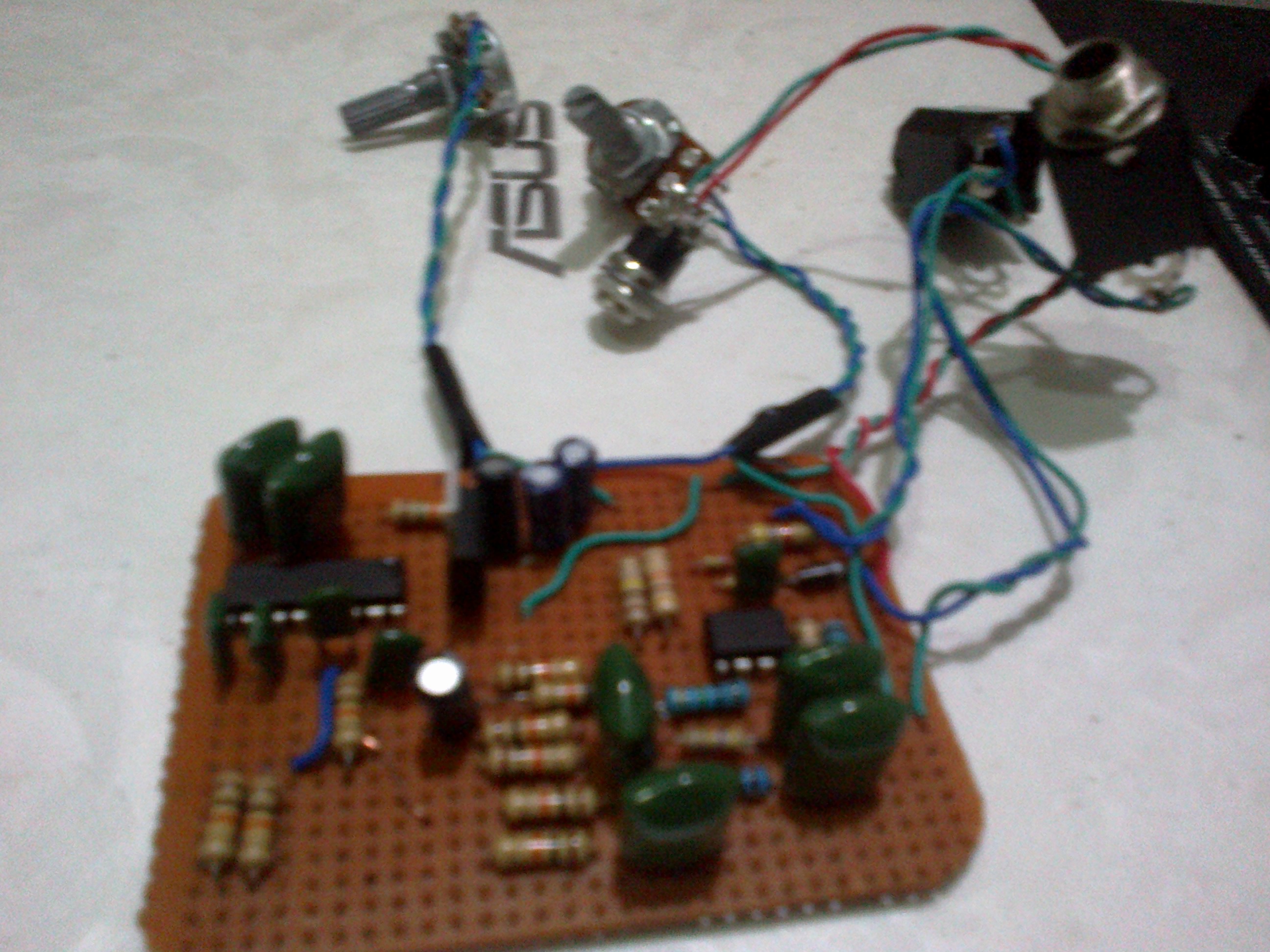 Detail Membuat Efek Gitar Sendiri Nomer 12