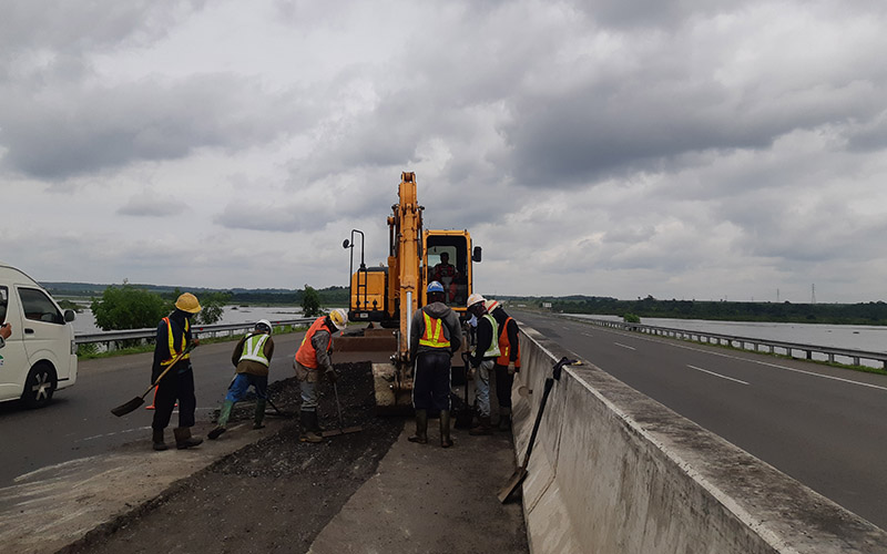 Detail Membuat Jalan Tol Nomer 37