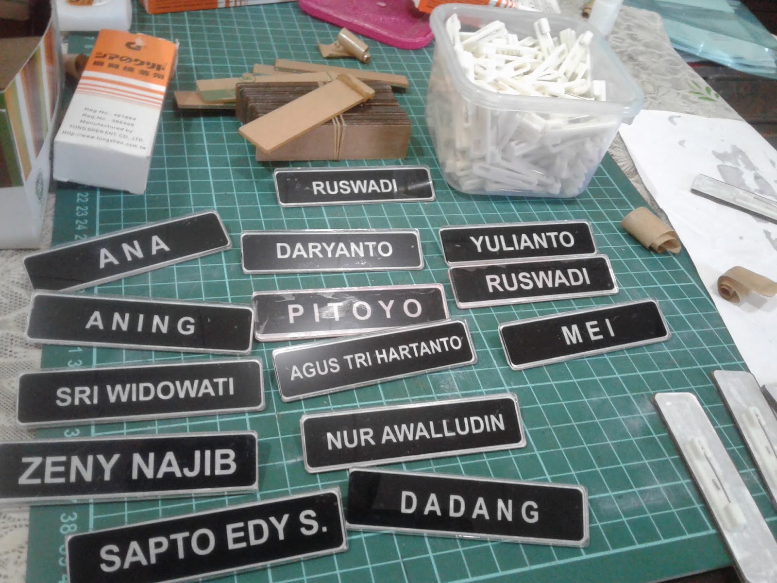 Detail Membuat Name Tag Kreatif Nomer 27