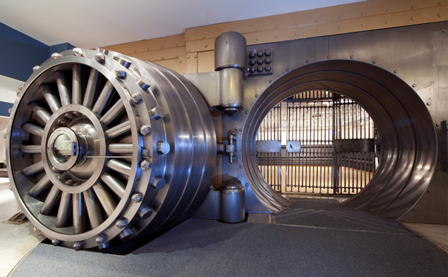 Detail Picture Of A Bank Vault Nomer 4
