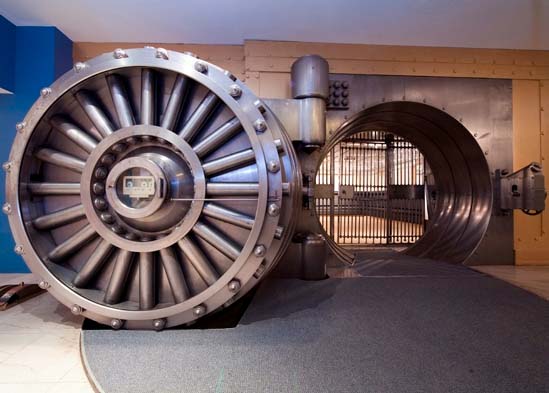Detail Picture Of A Bank Vault Nomer 36