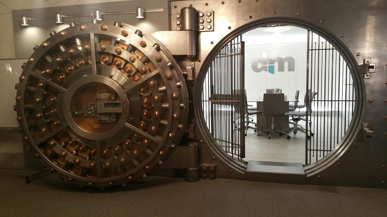 Detail Picture Of A Bank Vault Nomer 44