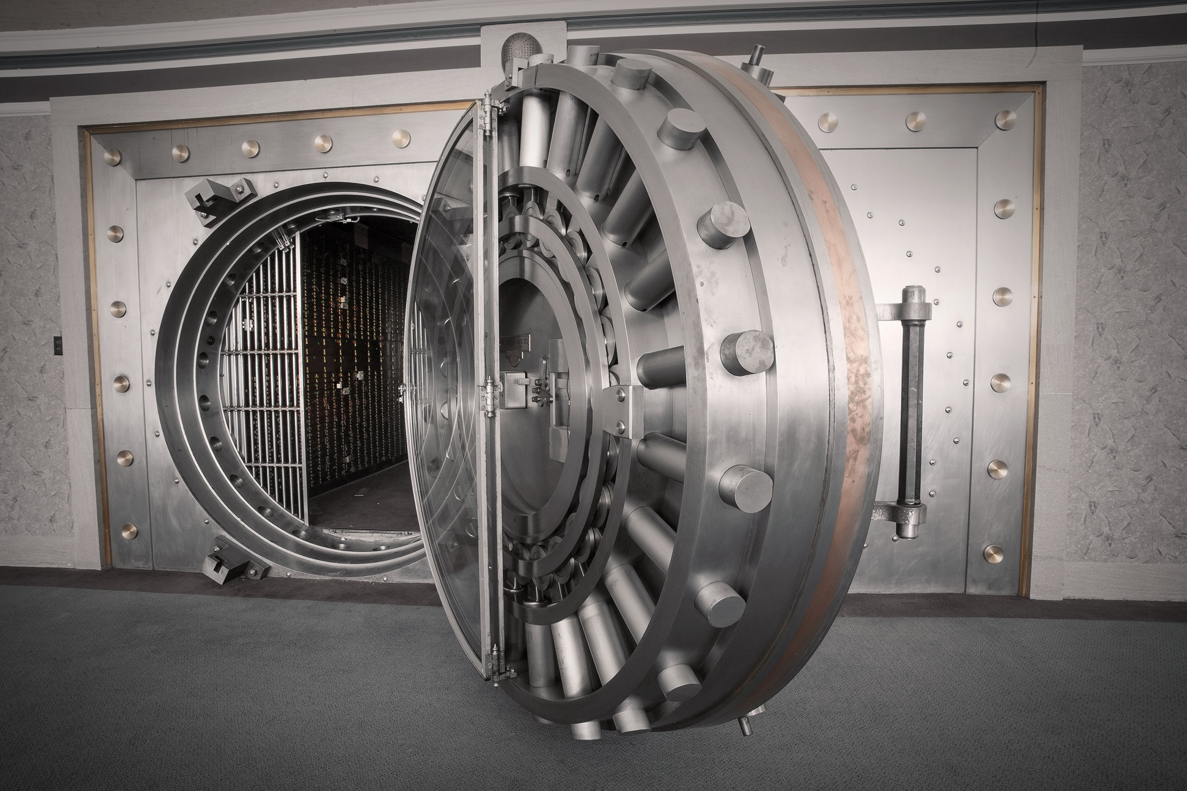 Detail Picture Of A Bank Vault Nomer 58