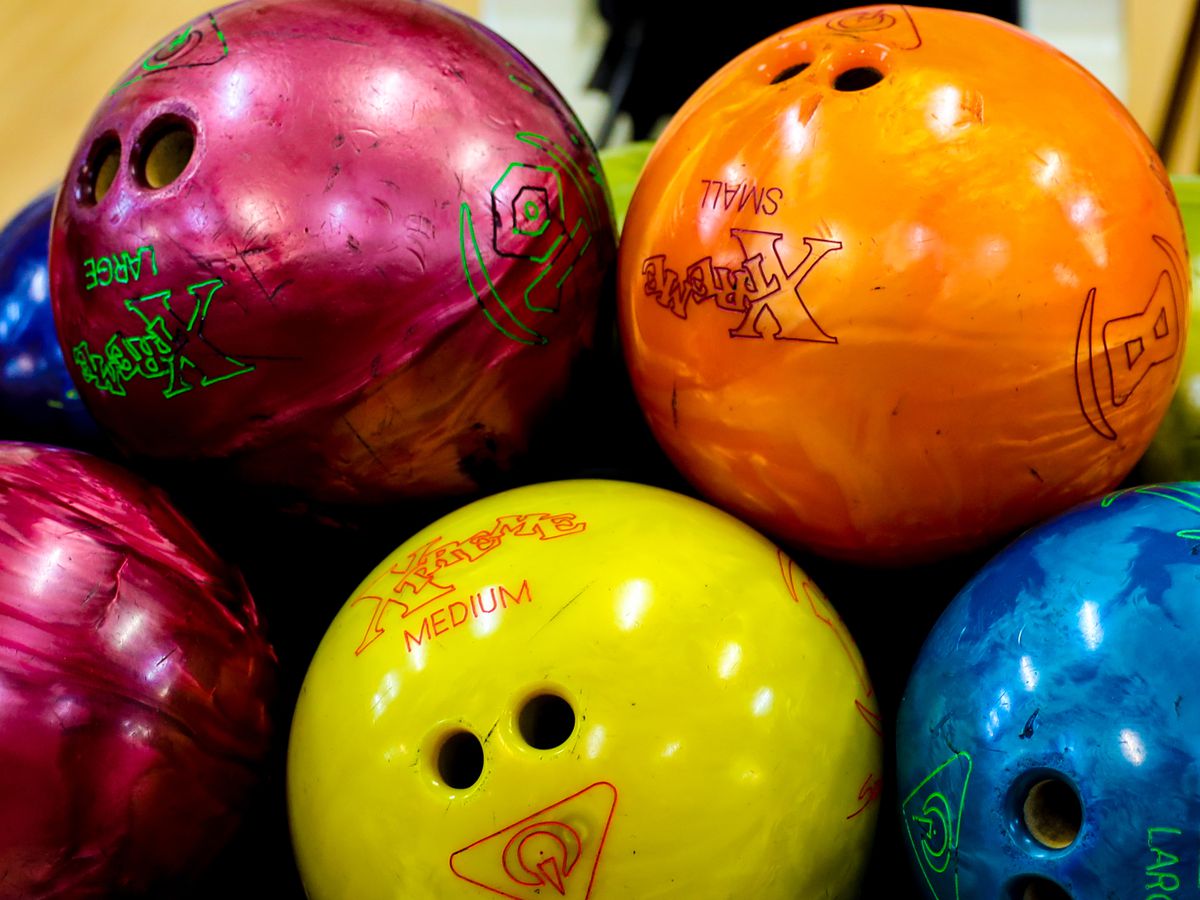 Detail Picture Of A Bowling Ball Nomer 24