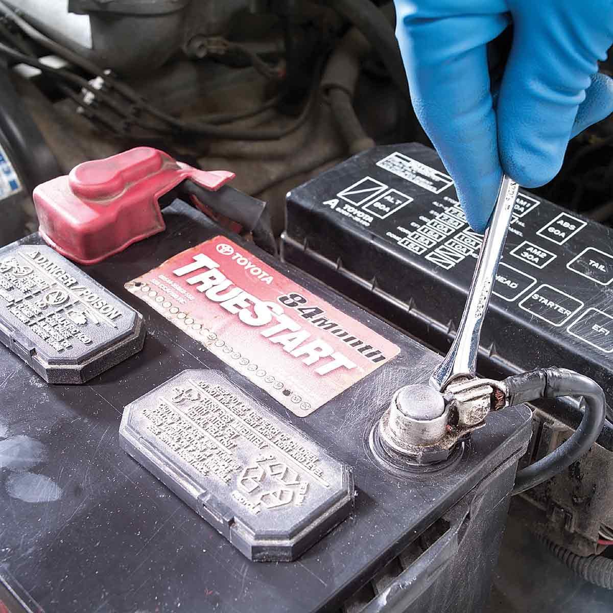 Detail Picture Of A Car Battery Nomer 53