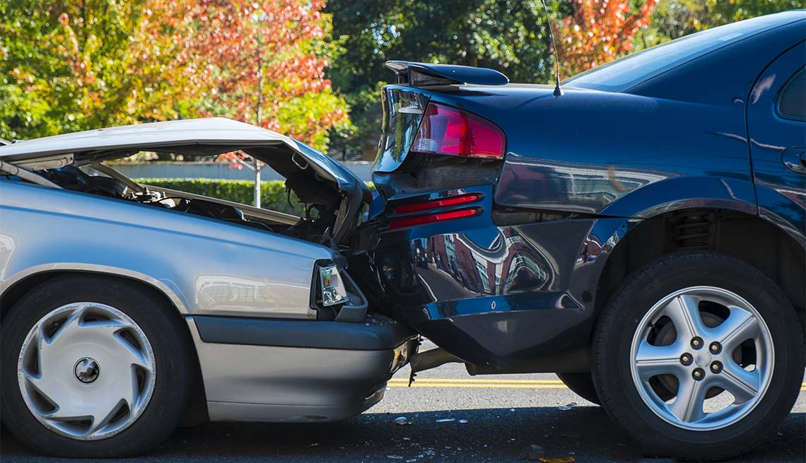 Detail Picture Of A Crashed Car Nomer 20