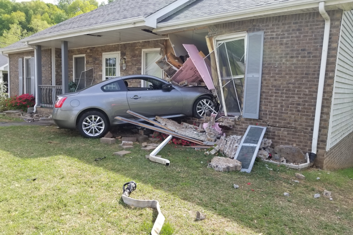 Detail Picture Of A Crashed Car Nomer 24