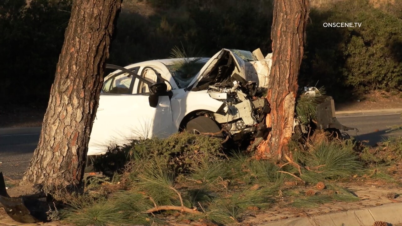 Detail Picture Of A Crashed Car Nomer 55