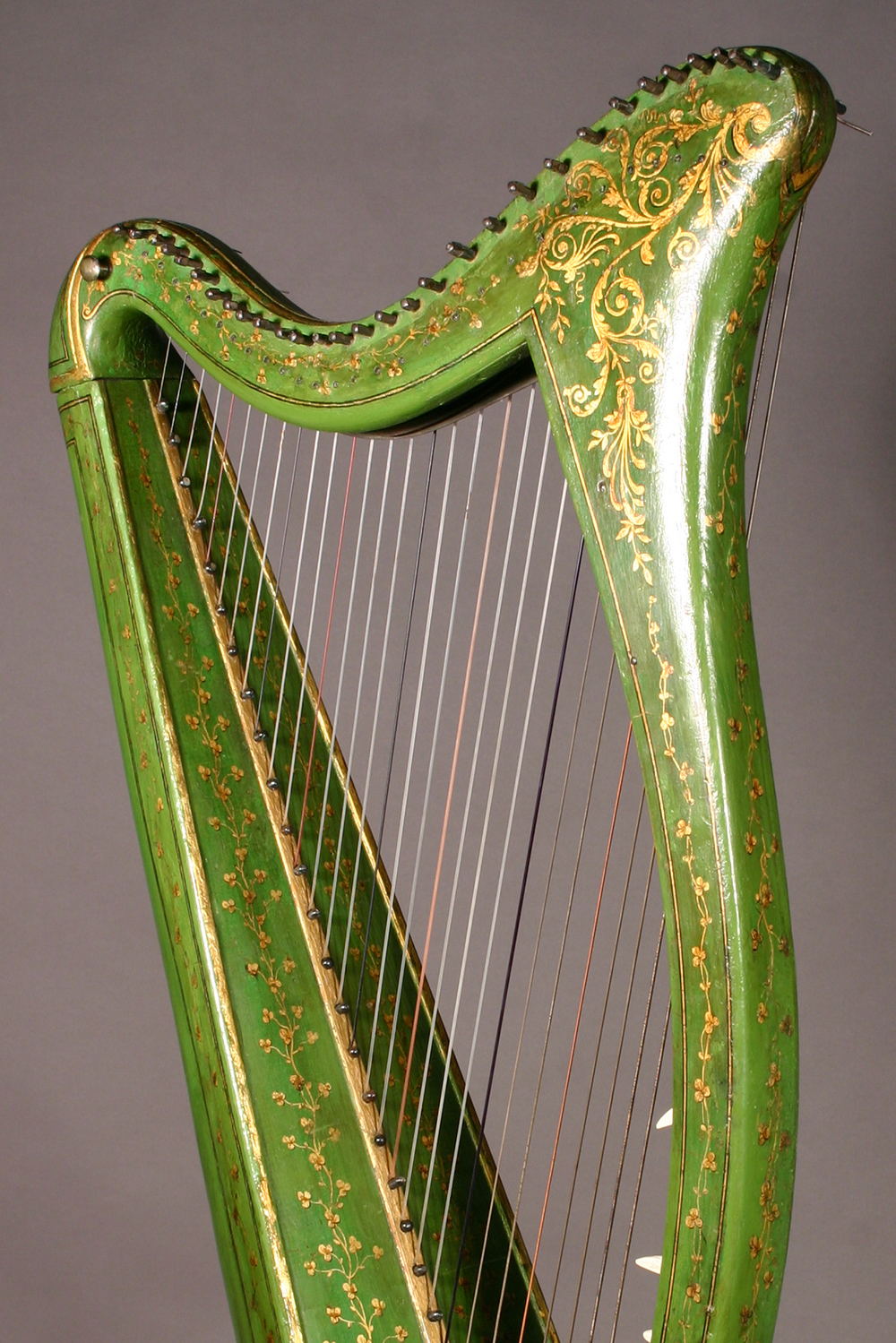 Detail Picture Of A Harp Nomer 51